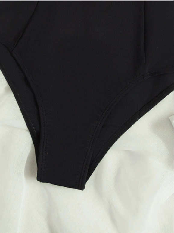 Lushore ruffle une pièce