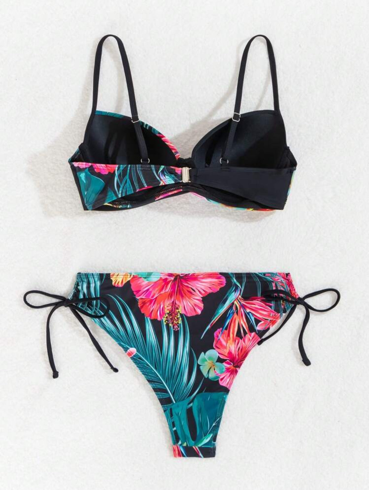 Bikini à croisillon