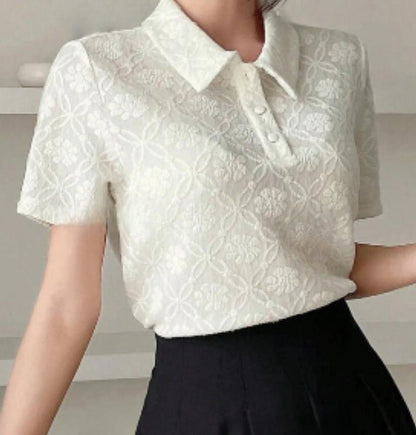 Textured polo collar